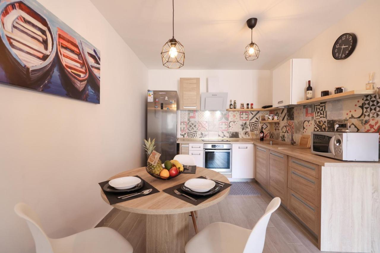Coco Apartment Пировац Екстериор снимка