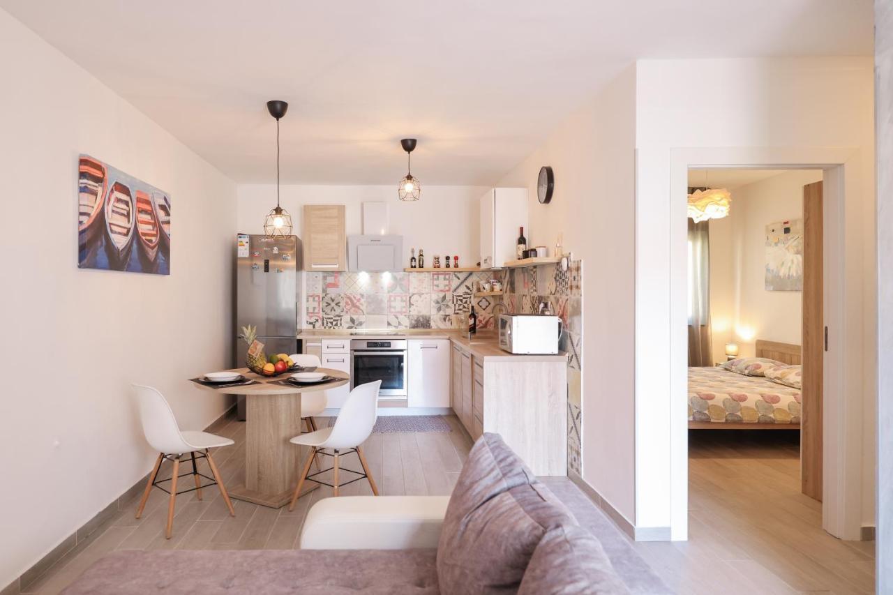 Coco Apartment Пировац Екстериор снимка