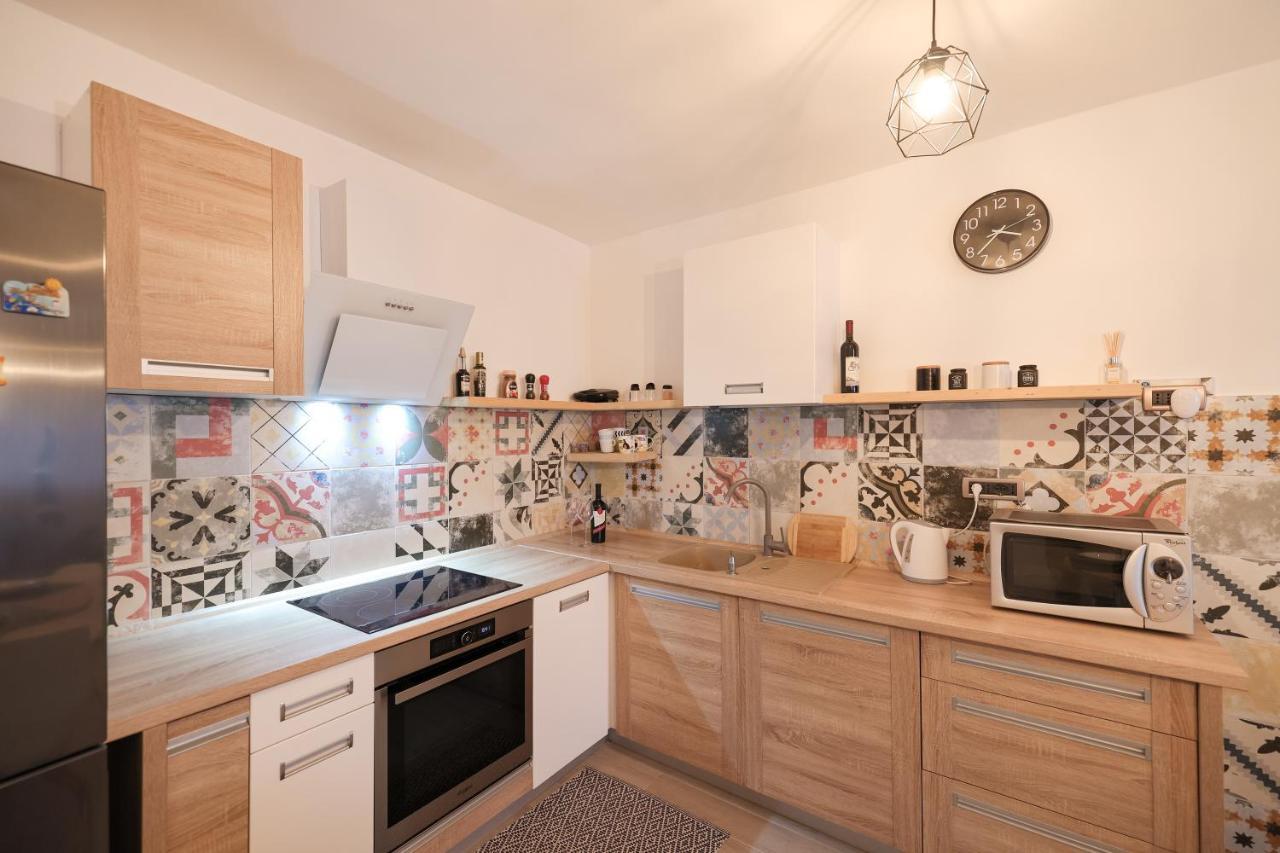 Coco Apartment Пировац Екстериор снимка