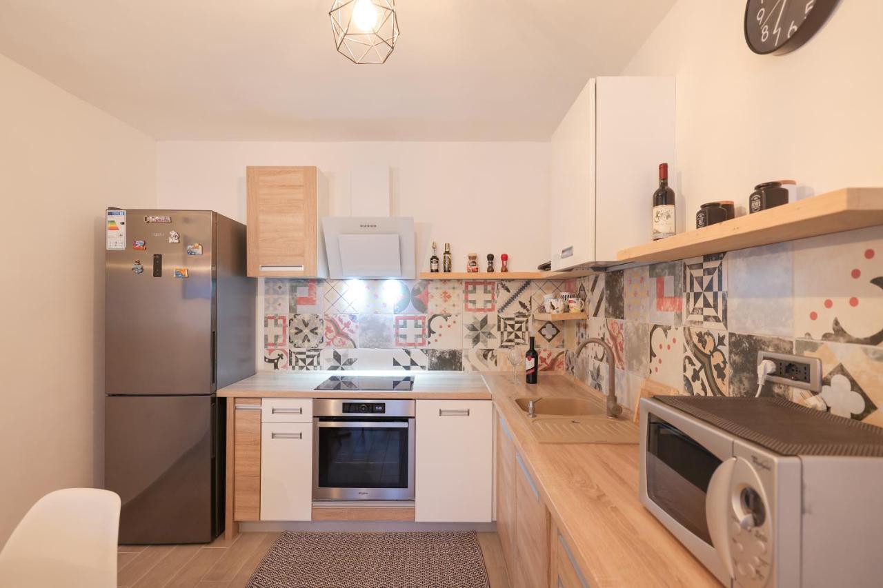 Coco Apartment Пировац Екстериор снимка